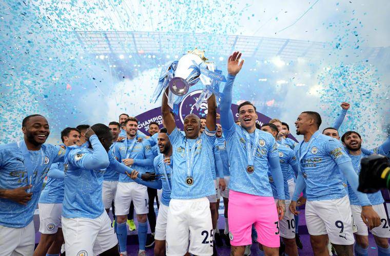 包含曼城连胜展示雄心，英超夺冠希望重燃的词条