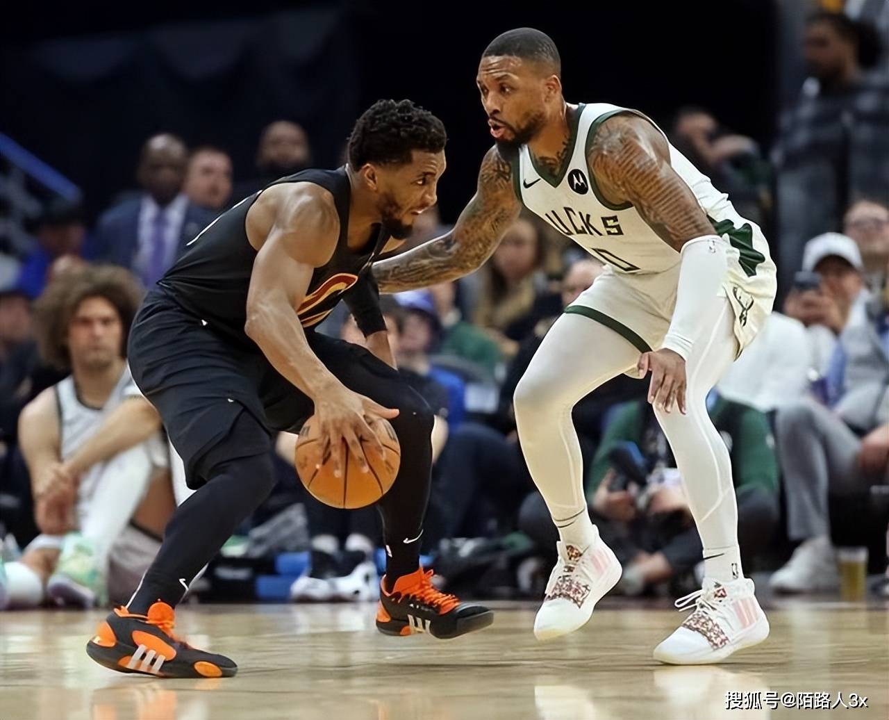 群雄逐鹿篮球场，胜负悬念引人入胜的简单介绍