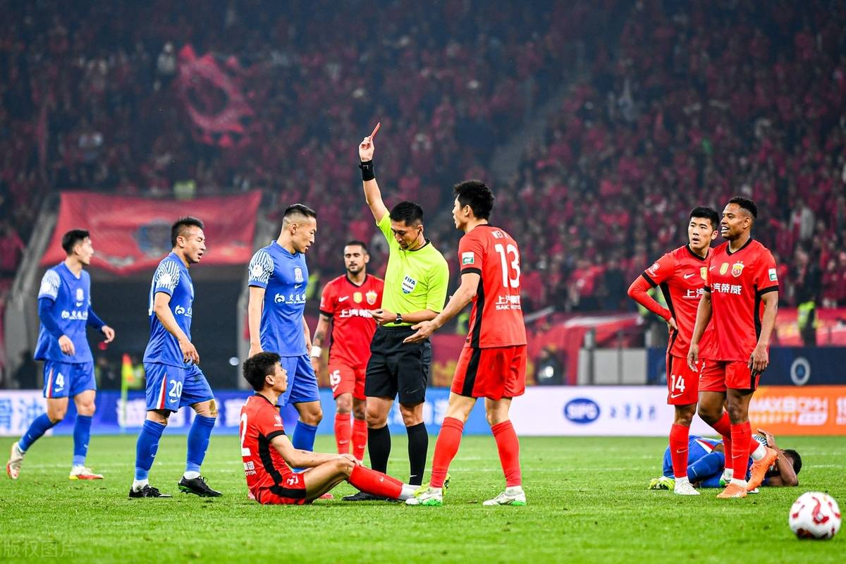 迪昂主场完胜，冲击强队榜首位置的简单介绍