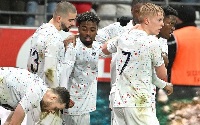 包含里尔客场大胜亚眠，继续稳定积分榜前列的词条