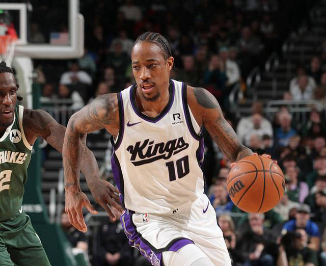 雄鹿对战国王字母哥对霍乐迪的较量