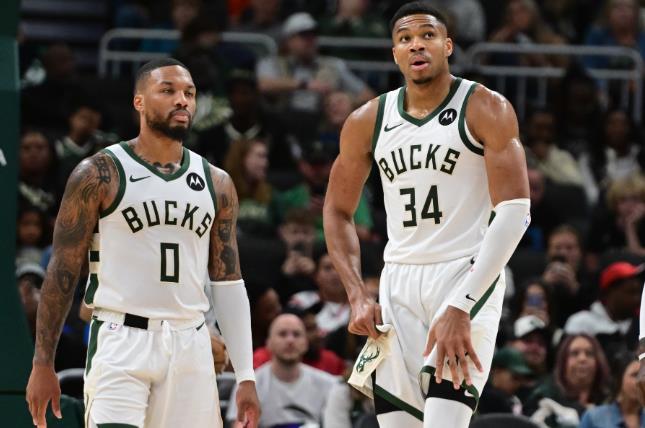 雄鹿对战国王字母哥对霍乐迪的较量