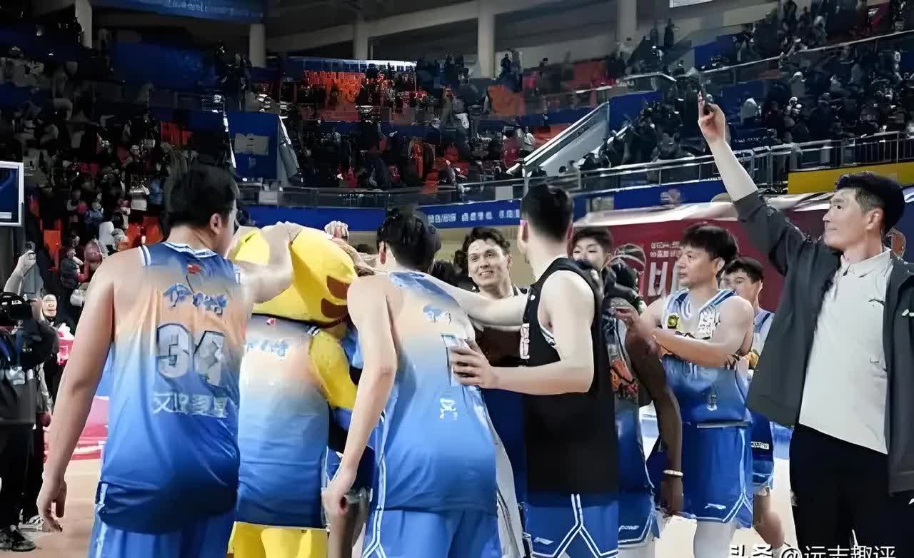 包含上海男篮逆袭新疆队，力挽颓势的词条