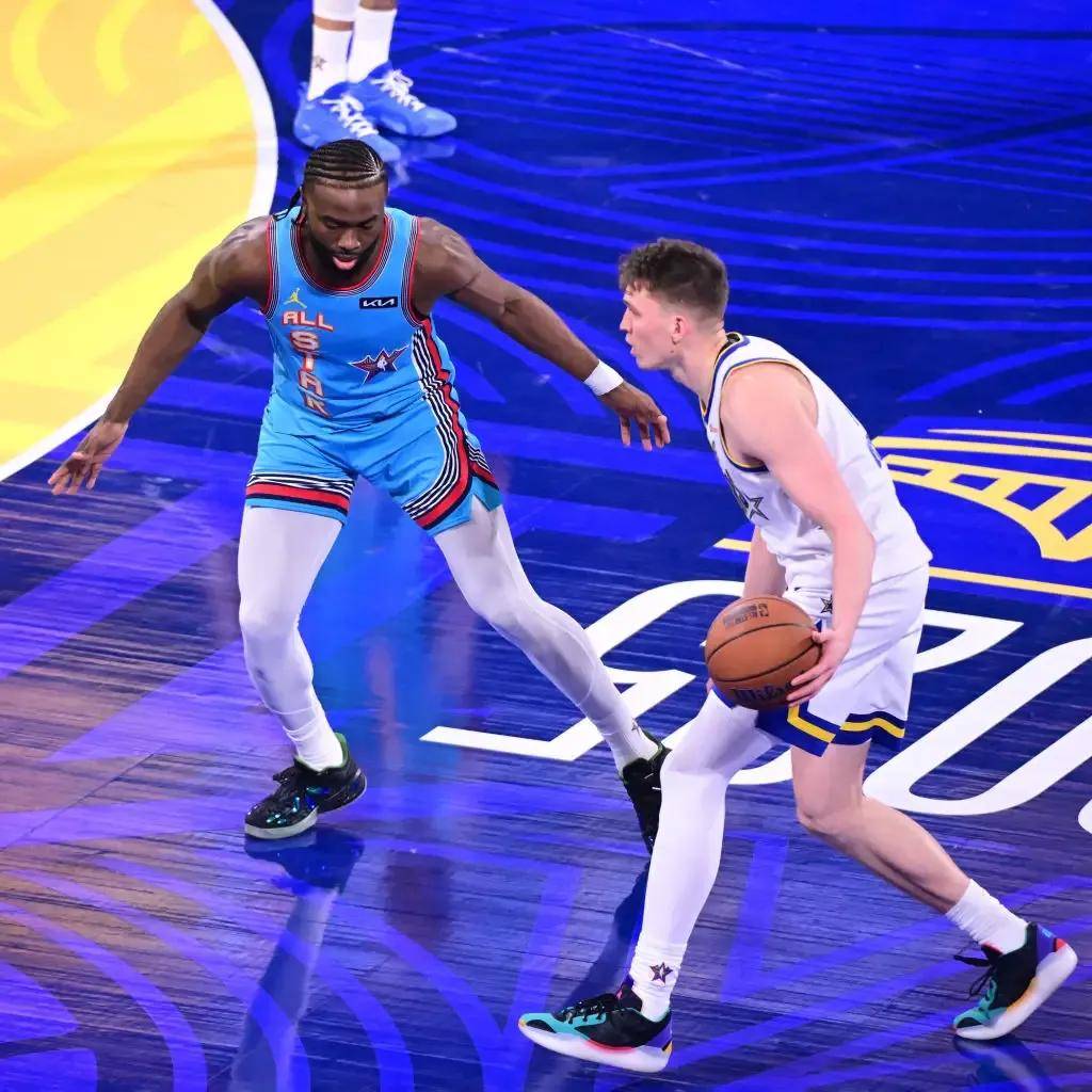 热血对决！全明星赛上演激烈角逐，场面壮观的简单介绍