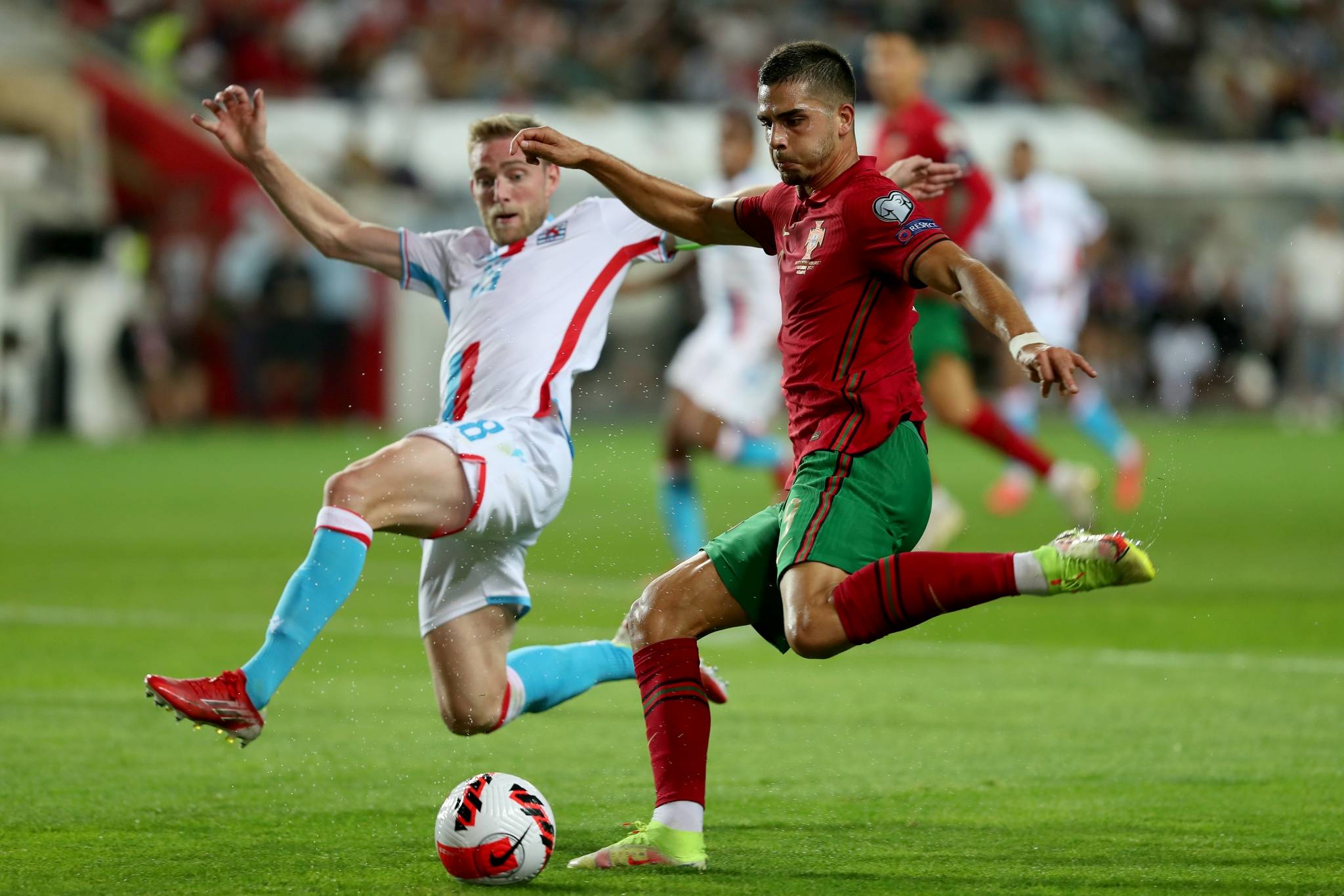 波兰不敌乌克兰，小组赛前景堪忧