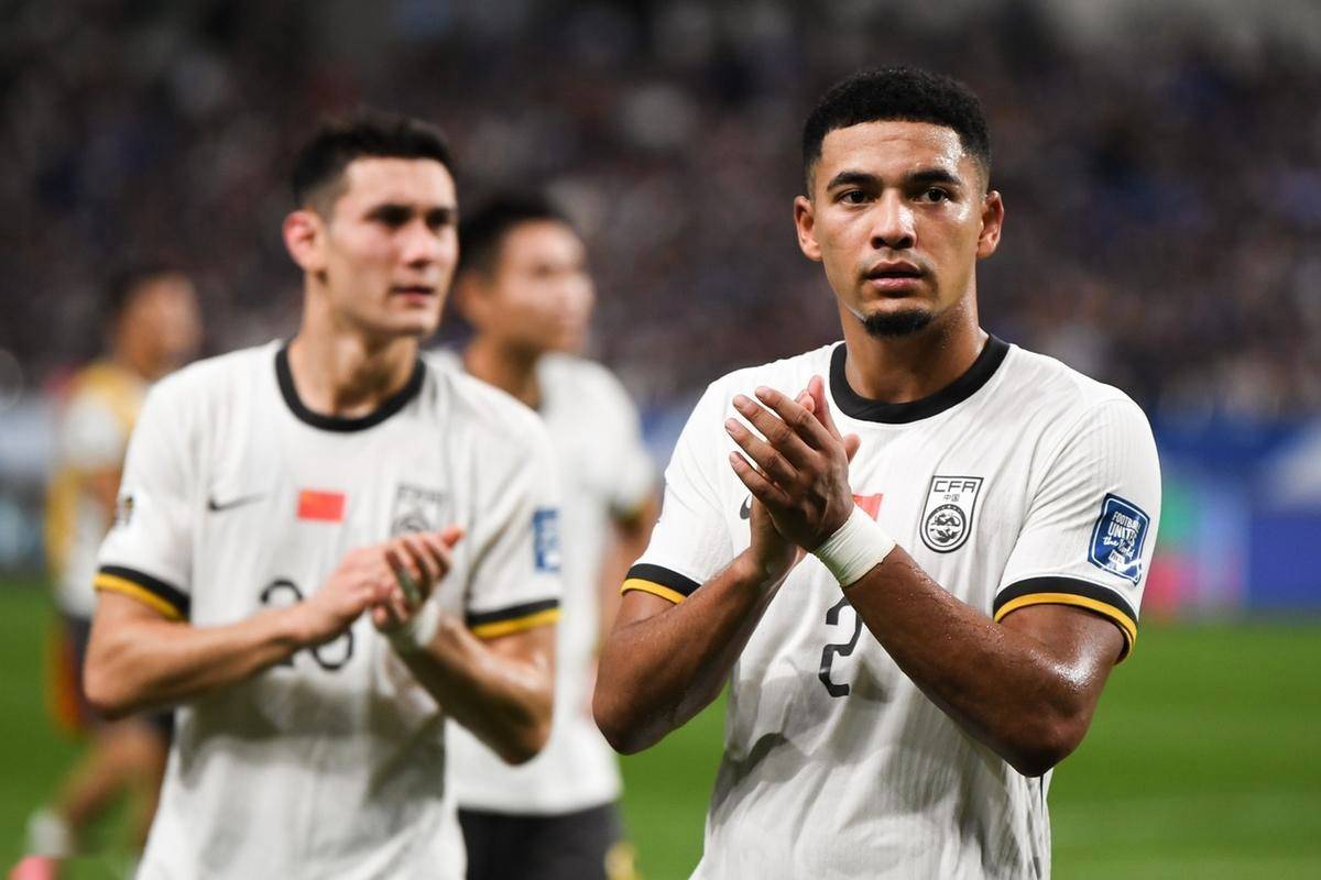 沙特阿拉伯队逆袭俄罗斯，晋级淘汰赛