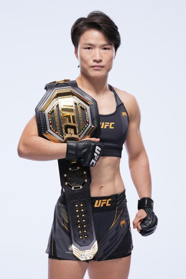 俄罗斯举重名将再次创造历史