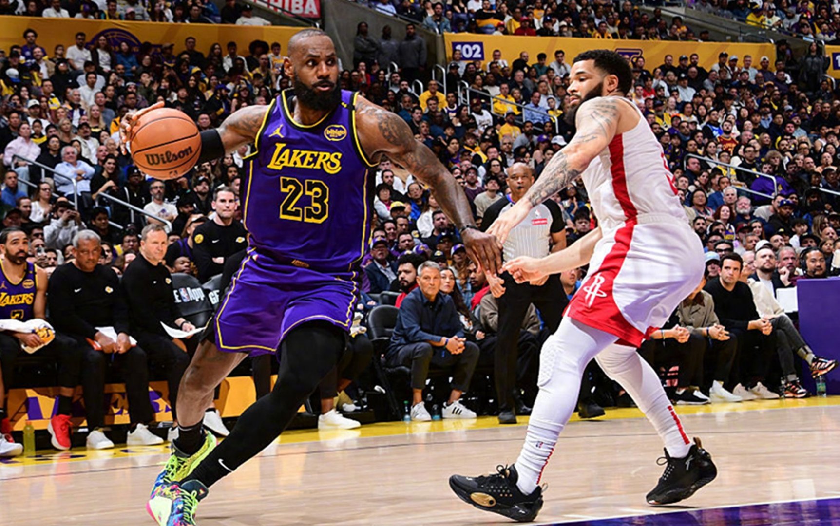 NBA火箭队击败湖人队，进入总决赛