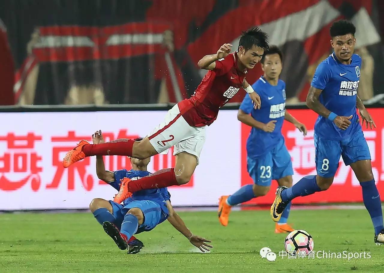 包含江苏苏宁主场-战胜上海申鑫，豪取胜利令人瞩目的词条