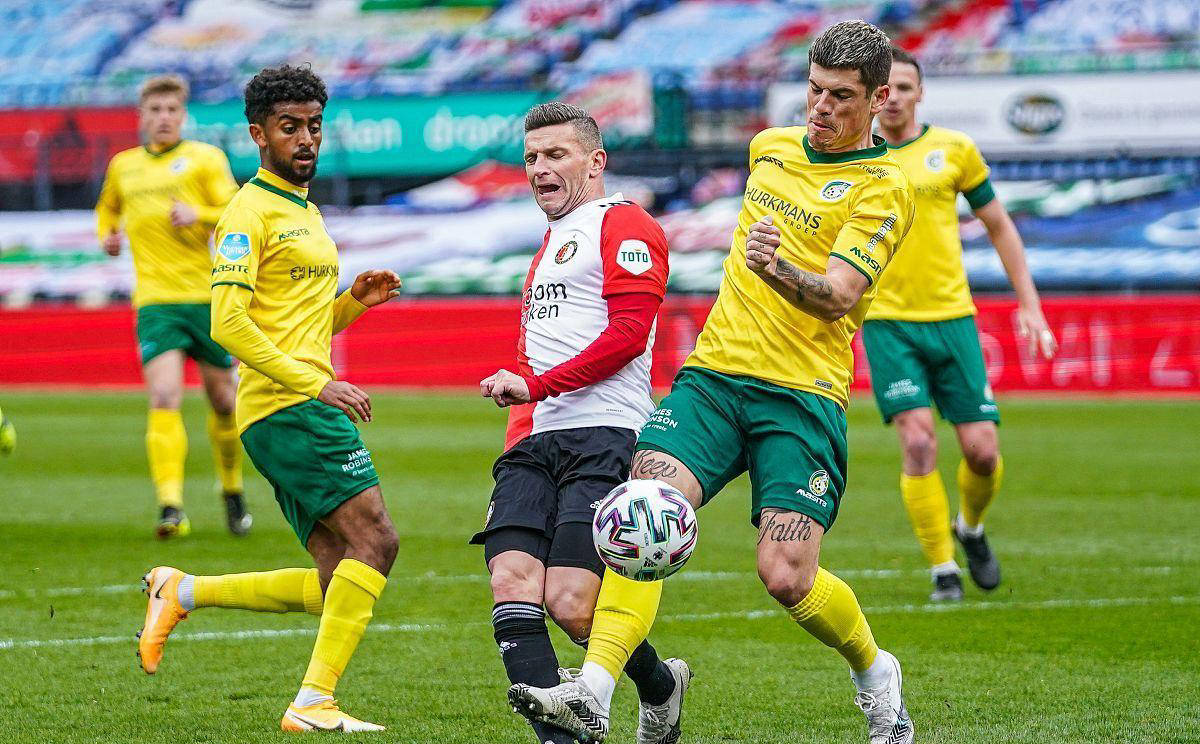 沙尔克表现出色,一举击败对手,跻身前列的简单介绍 沙尔克表现出色,一举击败对手,跻身前列的简单介绍