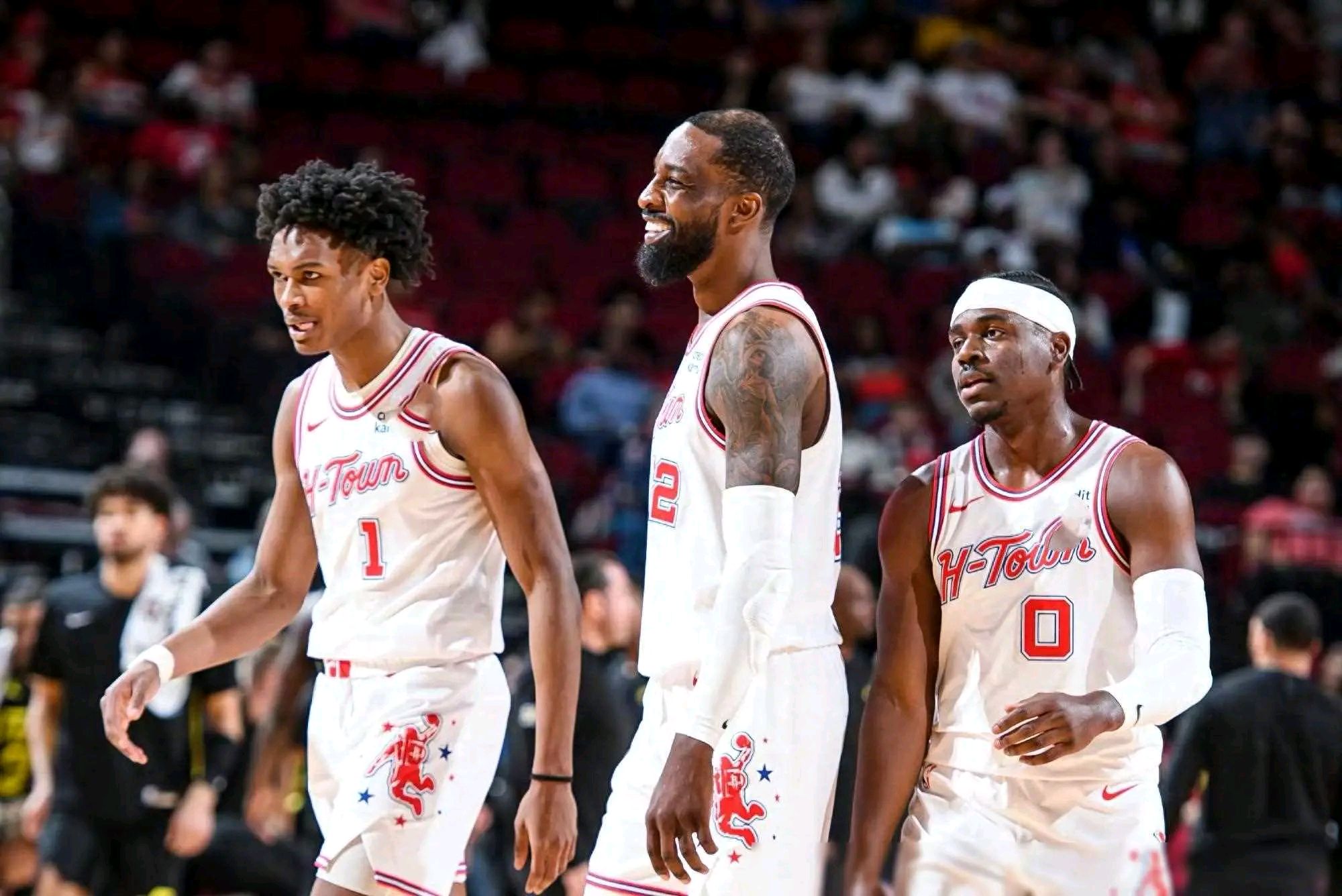 火箭主教练赞扬球队团结一心