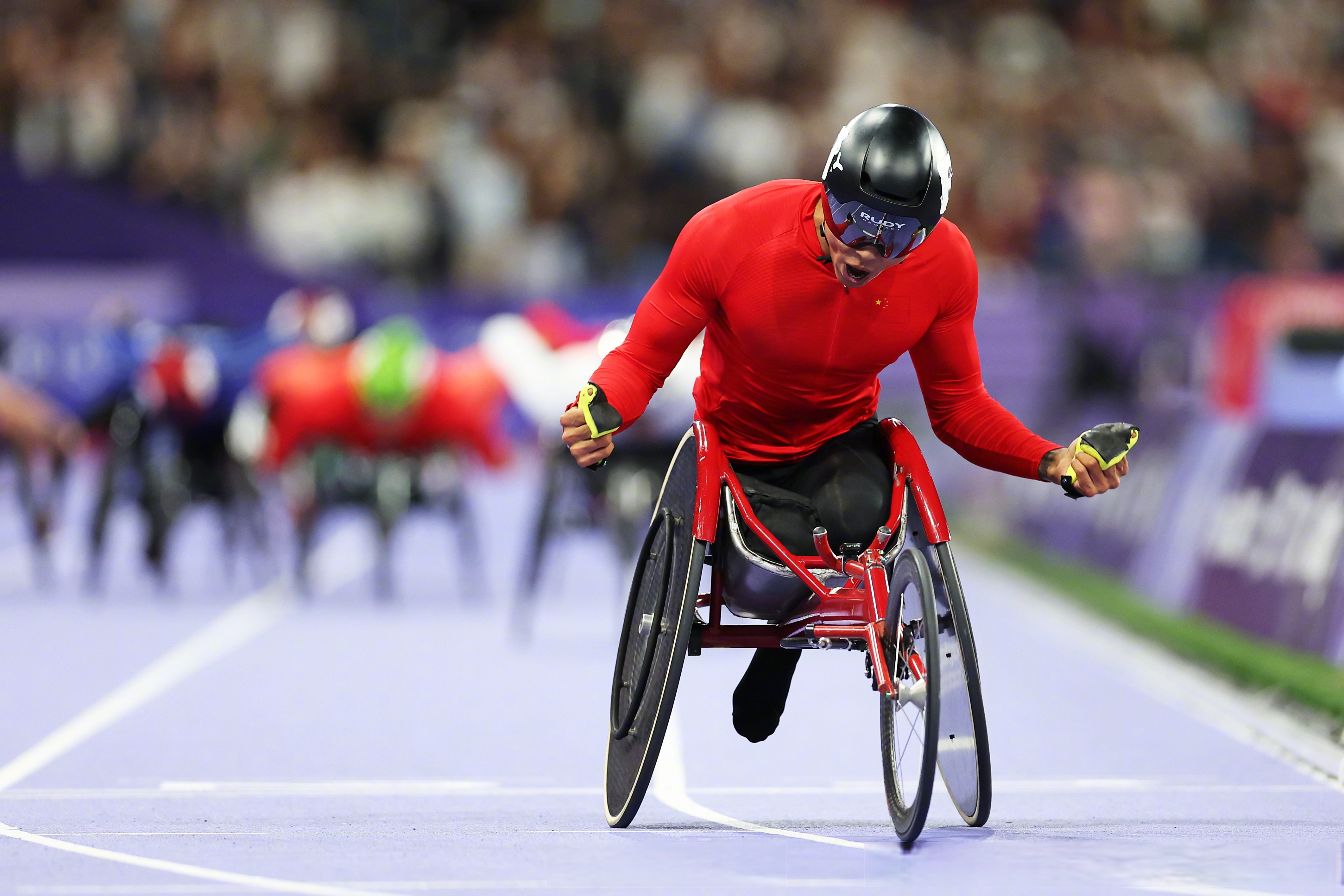 美国运动员突破纪录,夺得金牌 美国运动员突破纪录,夺得金牌