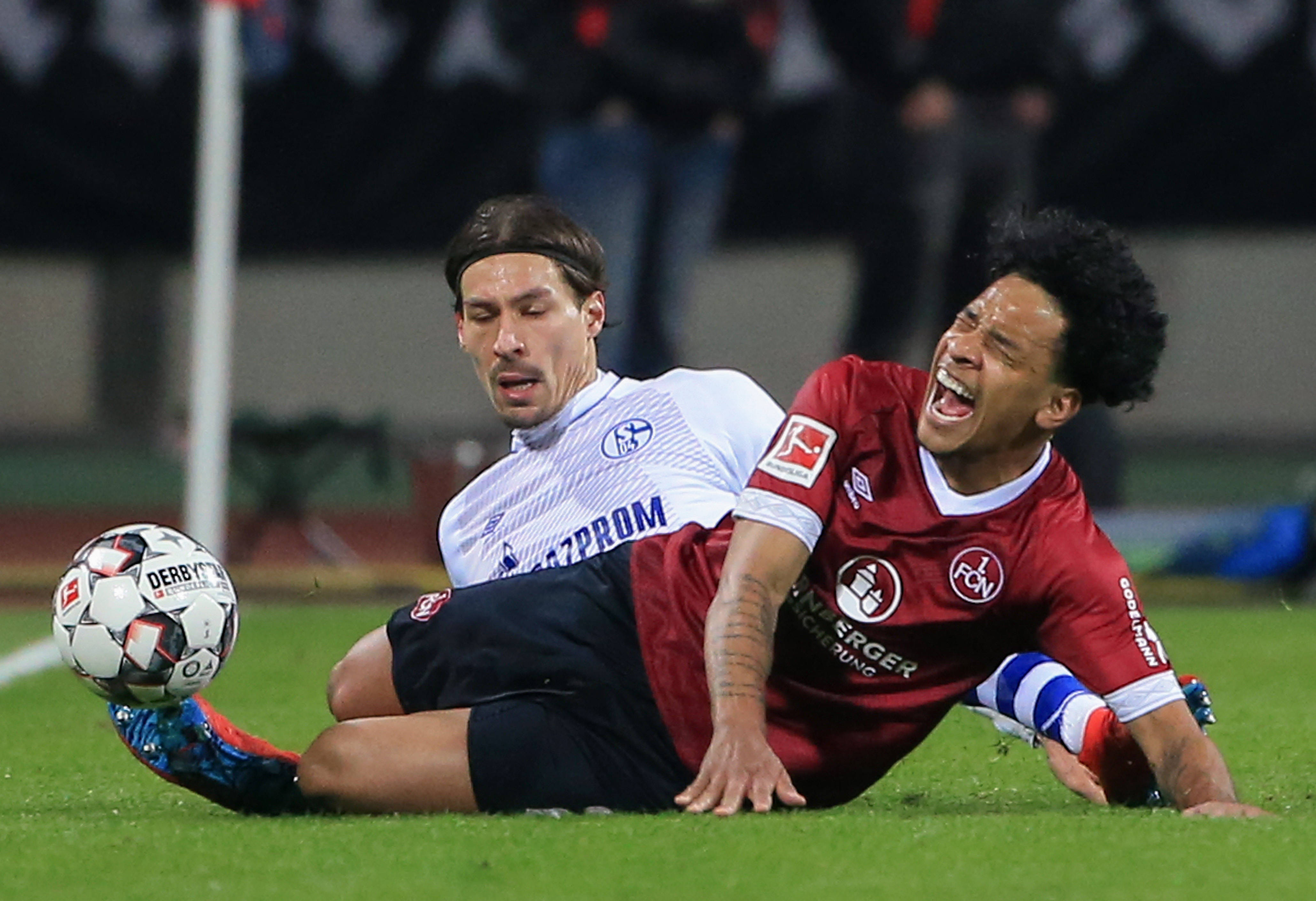 沙尔克在主场击败科隆,豪取连胜 沙尔克在主场击败科隆,豪取连胜