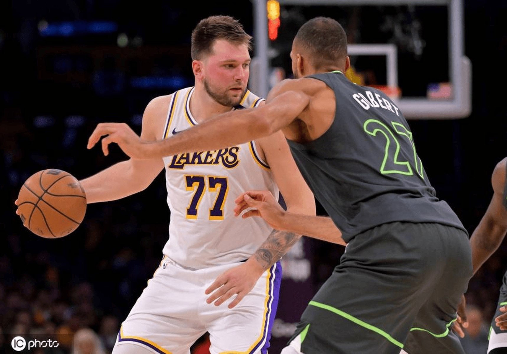 今晚焦点：东契奇爆冷，赛后采访