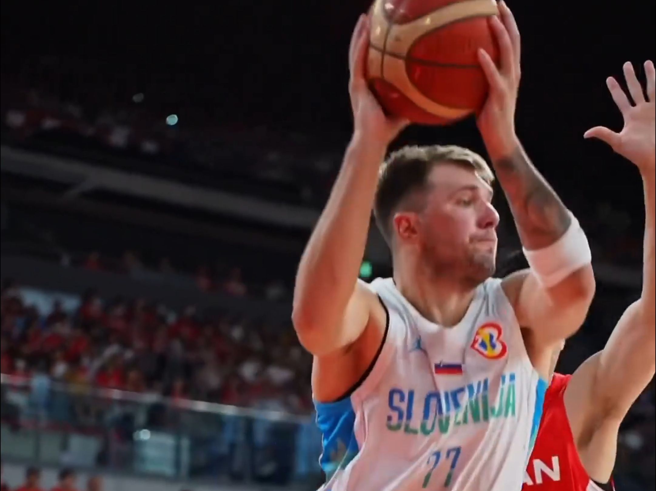 今晚焦点：东契奇爆冷，赛后采访