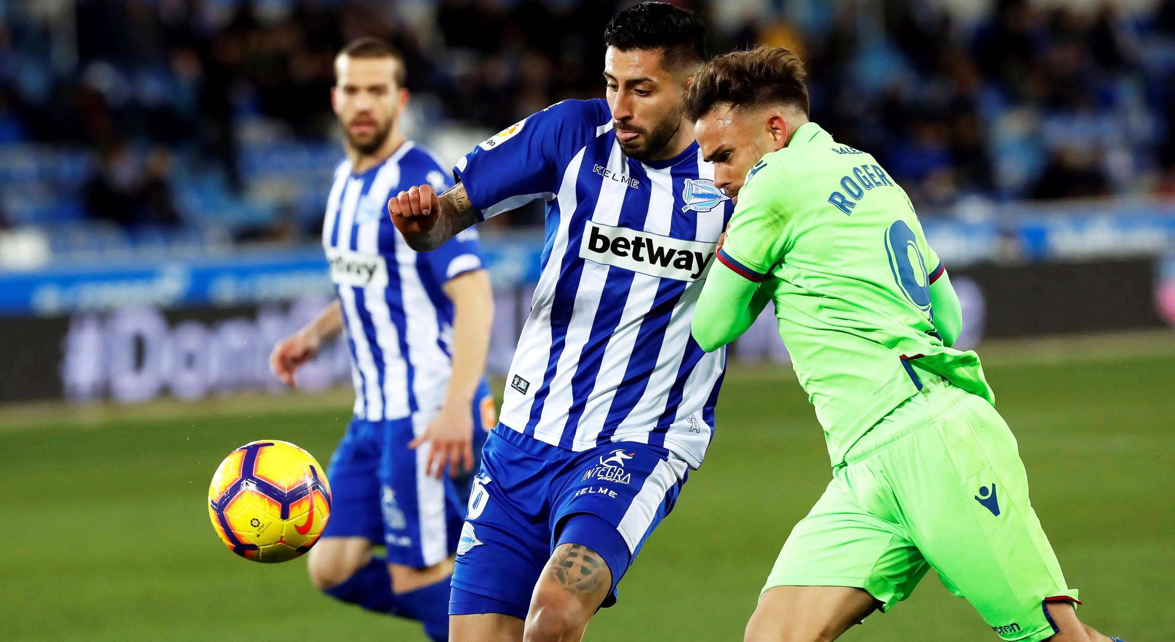 包含阿拉维斯客场抢分，老将展现经验的词条