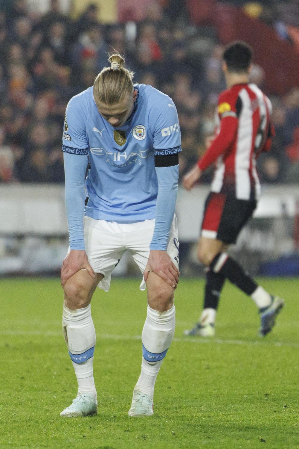 关于西班牙战平曼城，莱万乌龙送礼美洲杯的信息