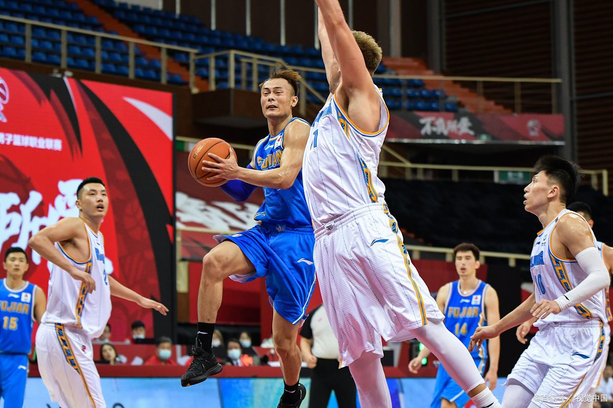 安道尔队在比赛中遭遇困境,需要全力应对 安道尔队在比赛中遭遇困境,需要全力应对