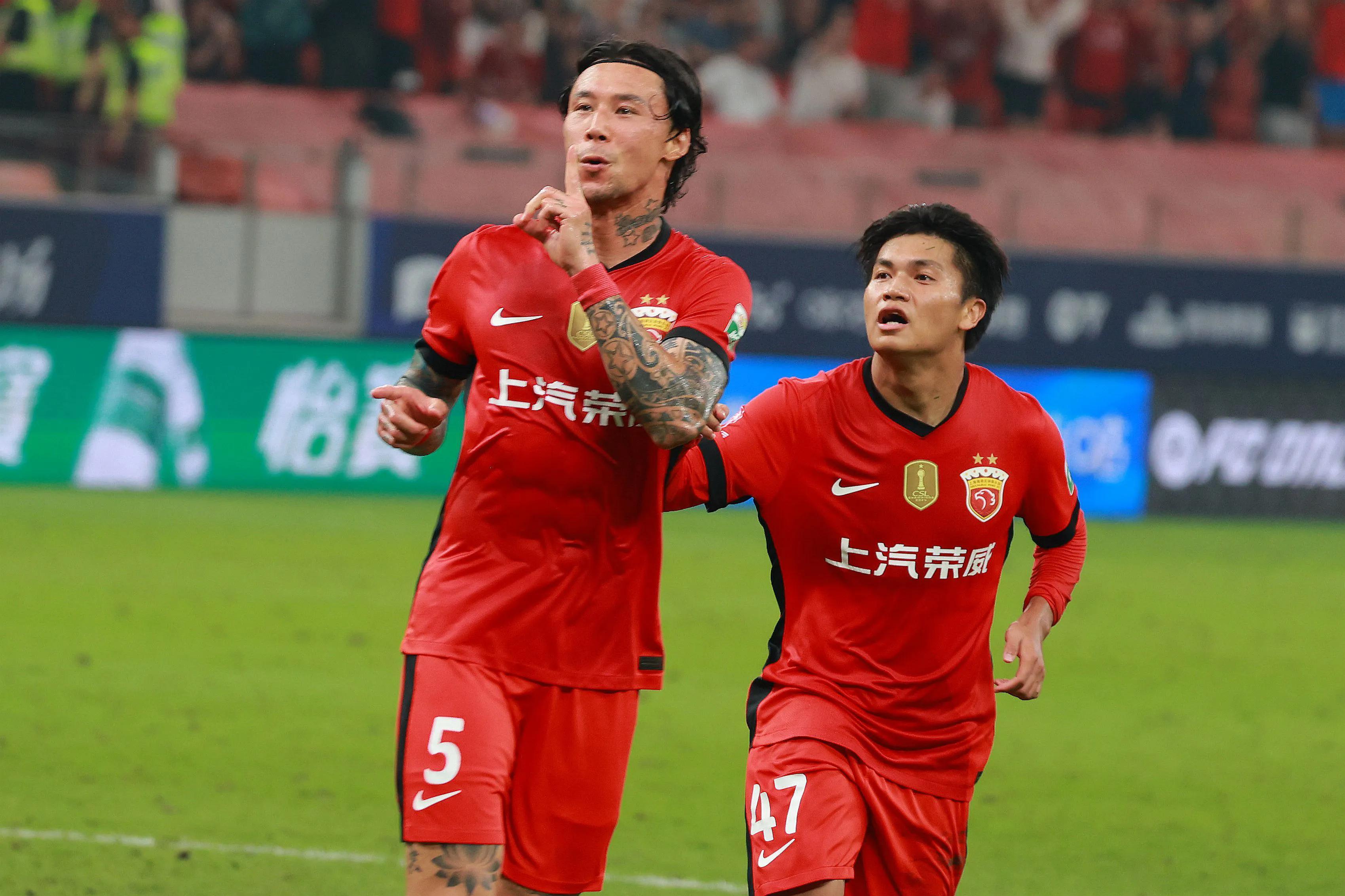 包含国安客场逆转上港，保住中超争冠希望的词条