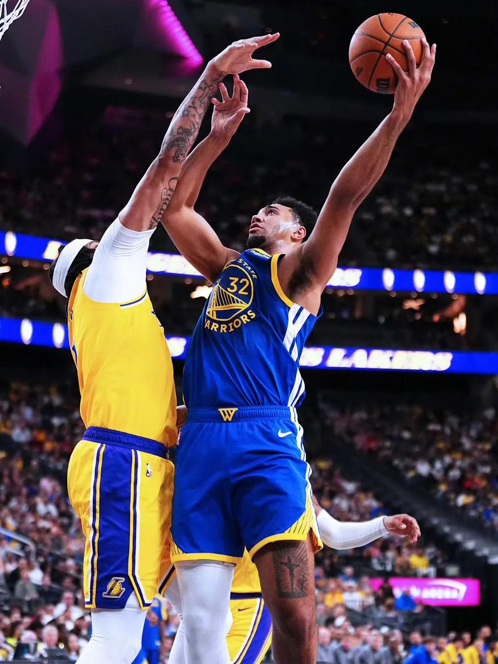 勇士击败湖人，保持连胜