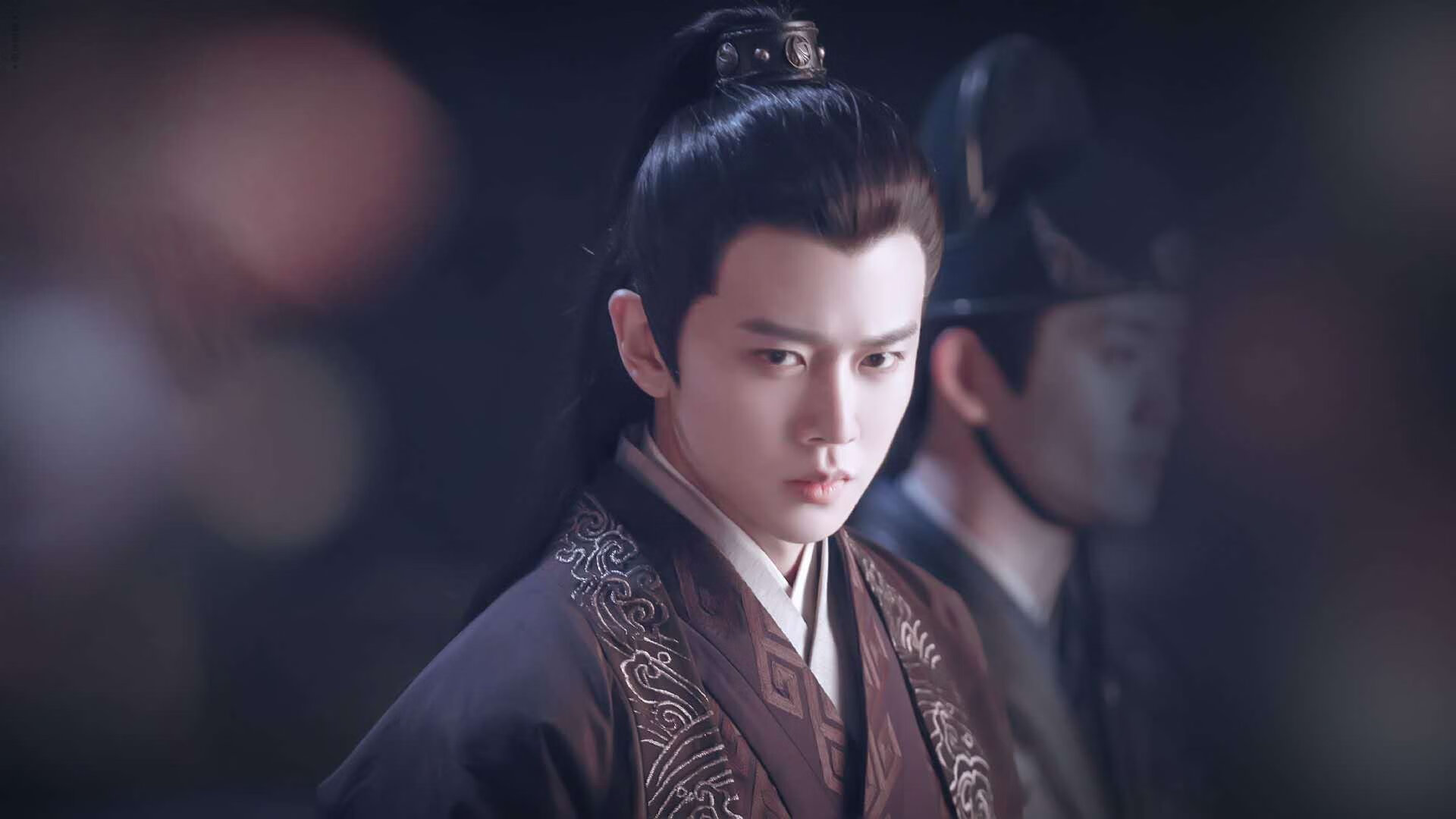 森林狼对阵雄鹿，浓眉如何成为攻防转换的赛跑指挥塔？