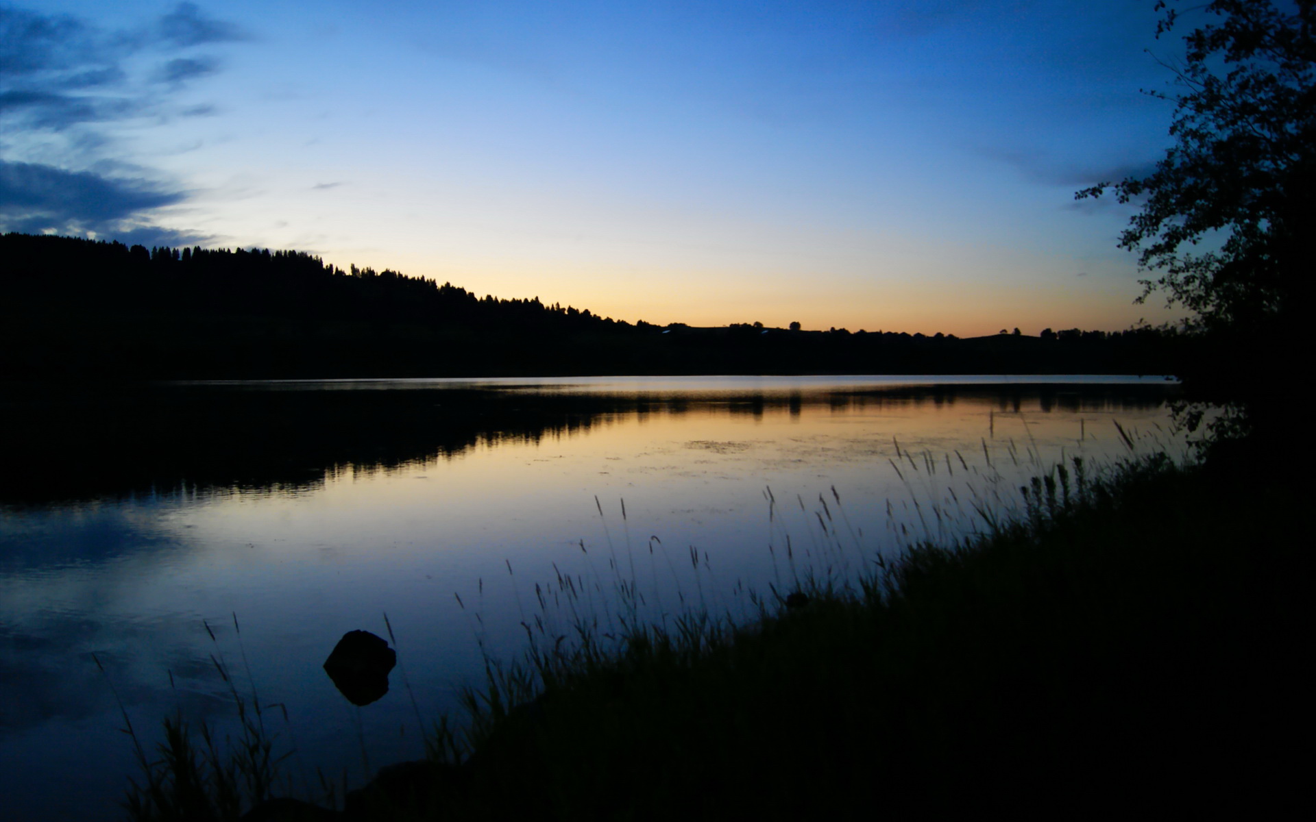 金玟哉一手掌控比赛走势，比利亚雷亚尔对阵阿尔及利亚的战术制胜关键